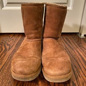UGG Australia Classic Short Chestnut Sz 9